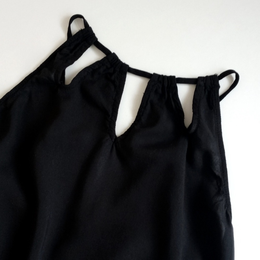 Aeropostale Women’s Black Cut Out Rayon Minimalist Jumper / Short Romper S - Picture 3 of 8